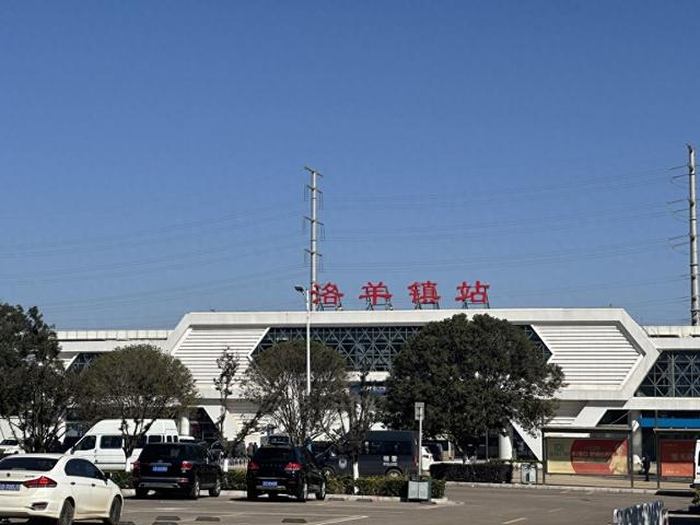 检测列车撞人致11死2伤，国铁昆明局被罚300万元